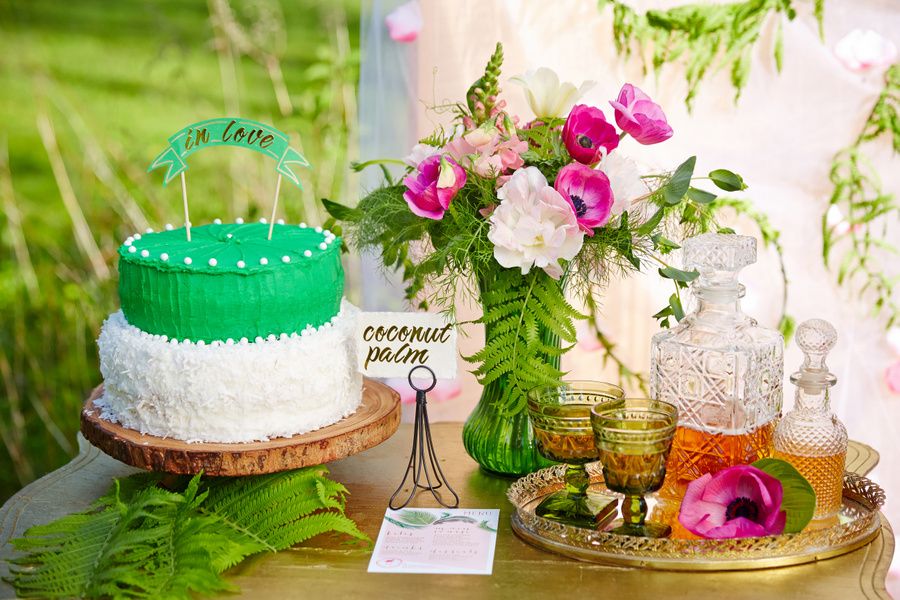 Bright Flamingos + Exotic Palms: Fuchsia Meets Emerald Green - Wojoimage Photography www.theperfectpalette.com Styled by Heartily Wed