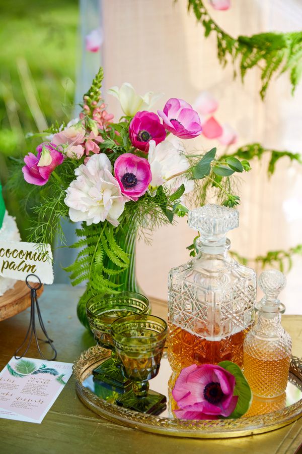 Bright Flamingos + Exotic Palms: Fuchsia Meets Emerald Green - Wojoimage Photography www.theperfectpalette.com Styled by Heartily Wed