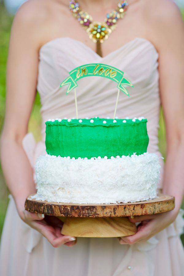 Wedding Cake: Fuchsia Meets Emerald Green - Wojoimage Photography www.theperfectpalette.com Styled by Heartily Wed