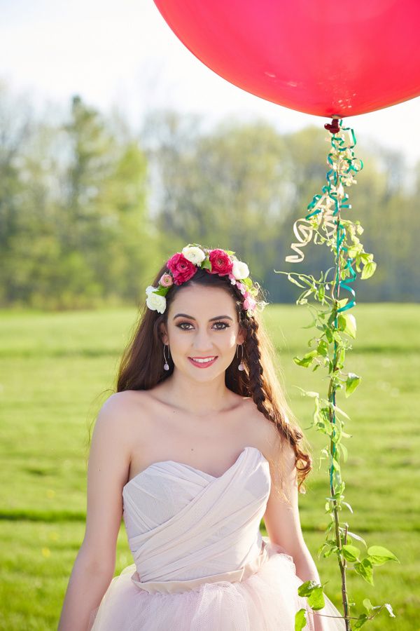 Bright Flamingos + Exotic Palms: Fuchsia Meets Emerald Green - Wojoimage Photography www.theperfectpalette.com Styled by Heartily Wed