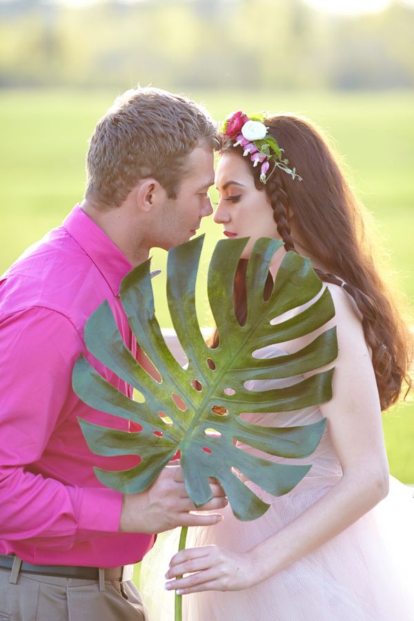 Exotic Palm Wedding Inspiration: Fuchsia Meets Emerald Green - Wojoimage Photography www.theperfectpalette.com Styled by Heartily Wed