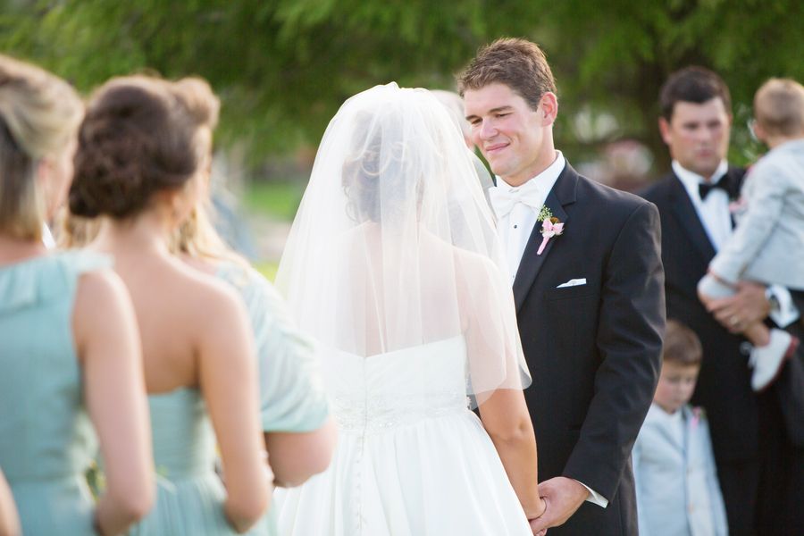  Real Wedding | Caroline and Adam - to see more: http://www.theperfectpalette.com - Photo by Watson-Studios