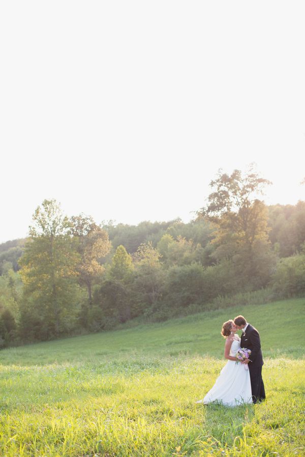  Real Wedding | Caroline and Adam - to see more: http://www.theperfectpalette.com - Photo by Watson-Studios