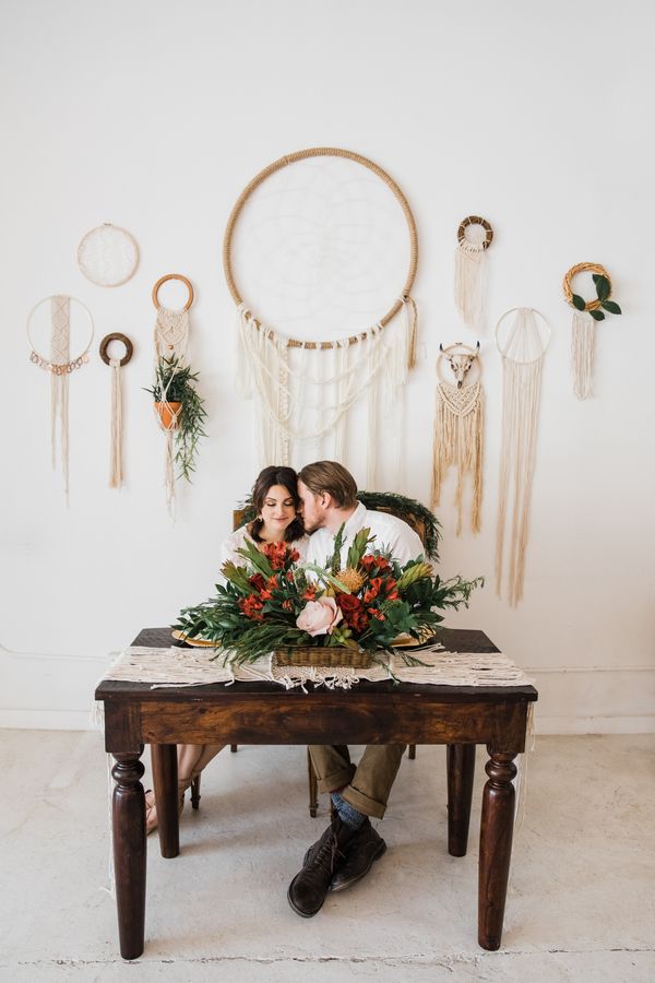 Retro Meets Boho in This Desert-Themed Wedding Inspiration