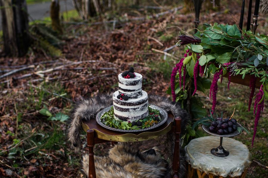  Moody Woodland Romance Wedding Inspo