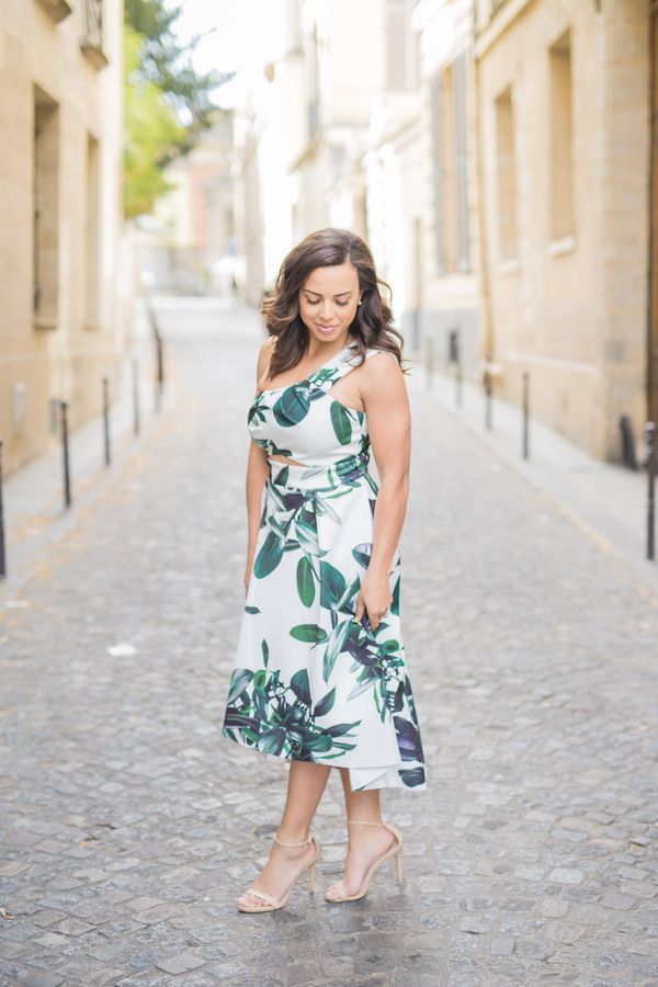  Spring Engagement Session Strolling Through the Streets of Paris