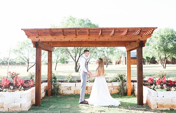 Ranch-Style Wedding Ideas Inspired by Magnolias