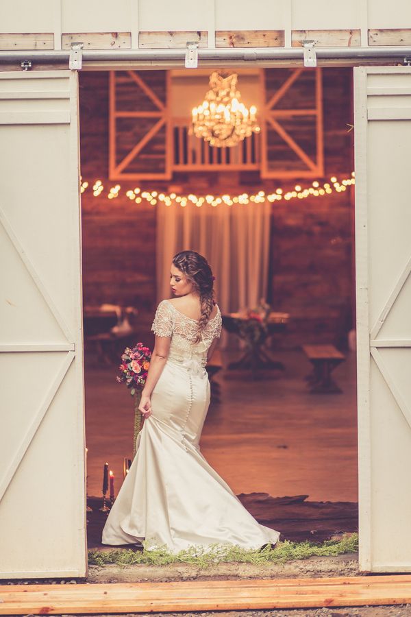  Moody Purples and Reds Galore in This Oklahoma Barn Shoot