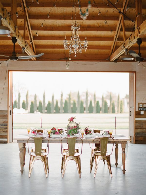  Berry-Colored Styled Shoot with Tropical Flowers