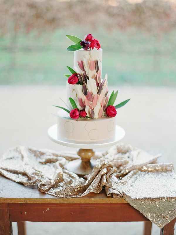 Berry-Colored Styled Shoot with Tropical Flowers
