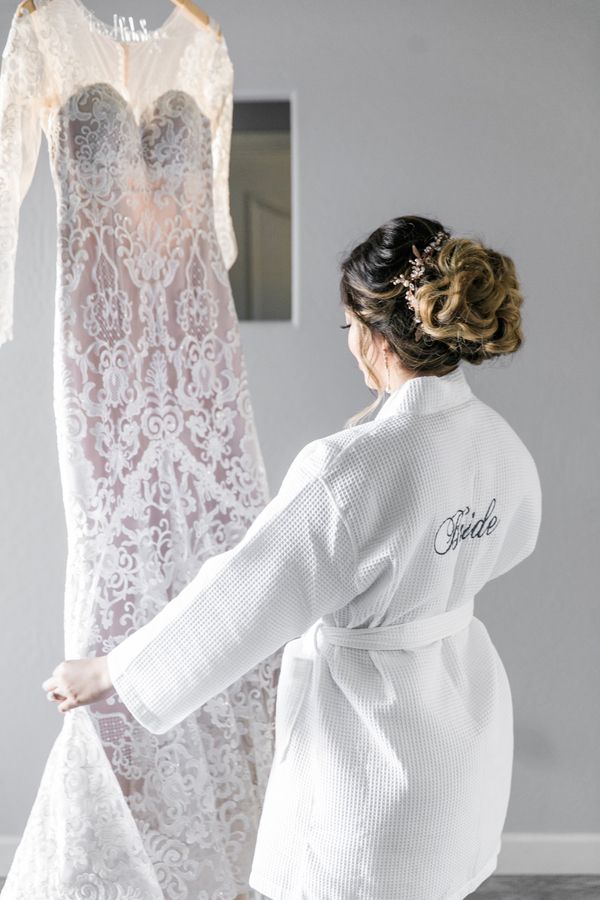 Blush and Crimson Arizona Wedding with Pops of Navy Blue