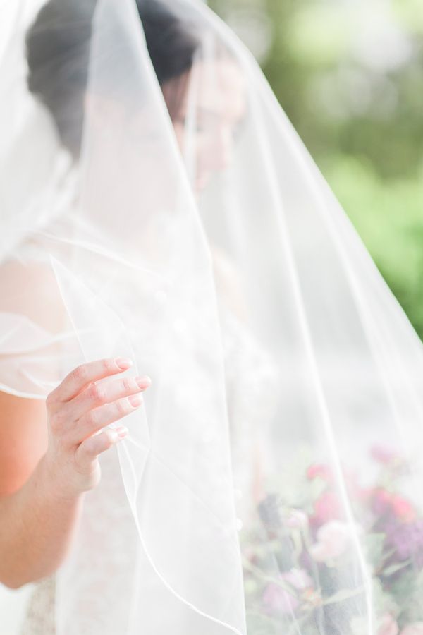 Morgan's Timeless Bridal Session with a Stand-Out Bouquet