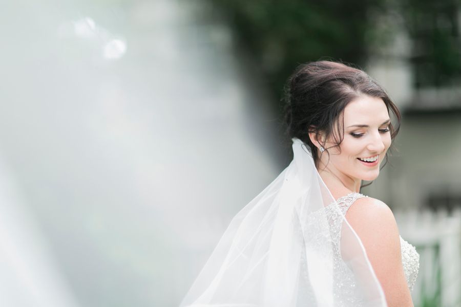 Morgan's Timeless Bridal Session with a Stand-Out Bouquet