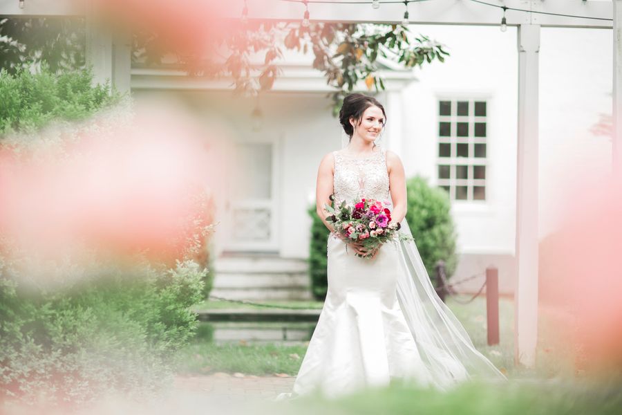 Morgan's Timeless Bridal Session with a Stand-Out Bouquet