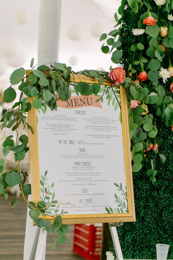 Festive Outdoor Wedding in Wisconsin