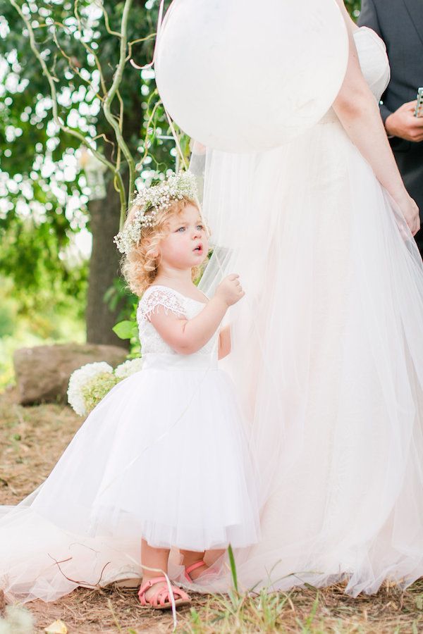  A Classic Farm Wedding with a Sweet Brunch Reception