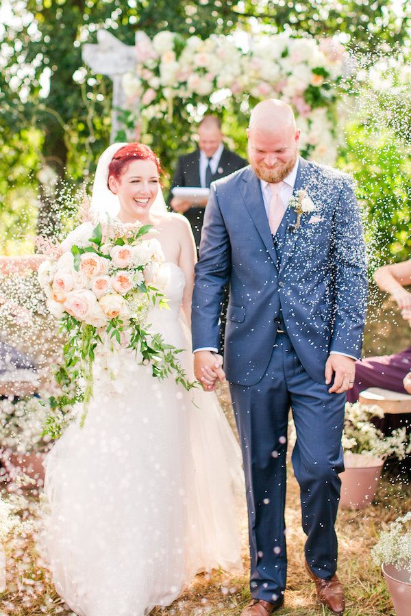  A Classic Farm Wedding with a Sweet Brunch Reception