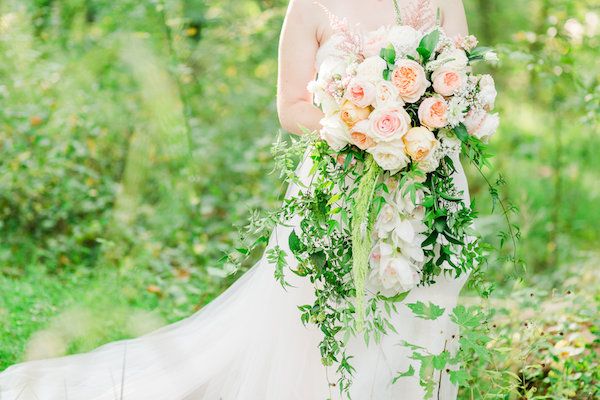  A Classic Farm Wedding with a Sweet Brunch Reception