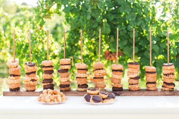  A Classic Farm Wedding with a Sweet Brunch Reception