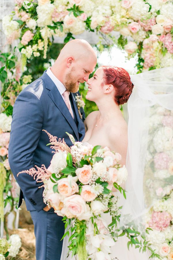  A Classic Farm Wedding with a Sweet Brunch Reception