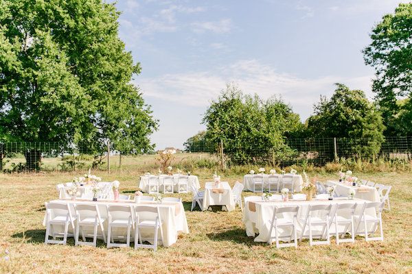  A Classic Farm Wedding with a Sweet Brunch Reception