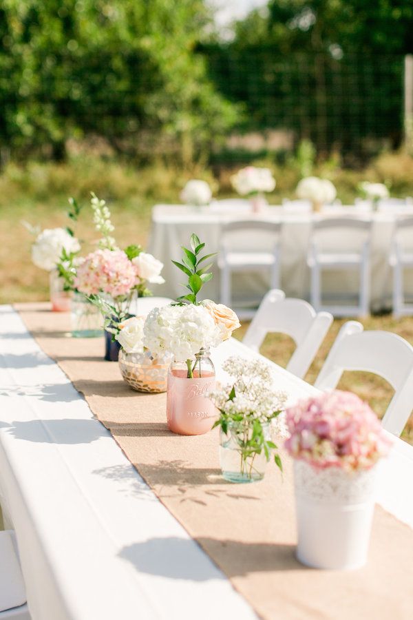  A Classic Farm Wedding with a Sweet Brunch Reception