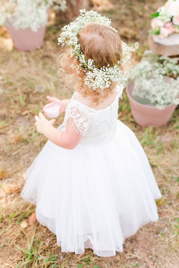  A Classic Farm Wedding with a Sweet Brunch Reception