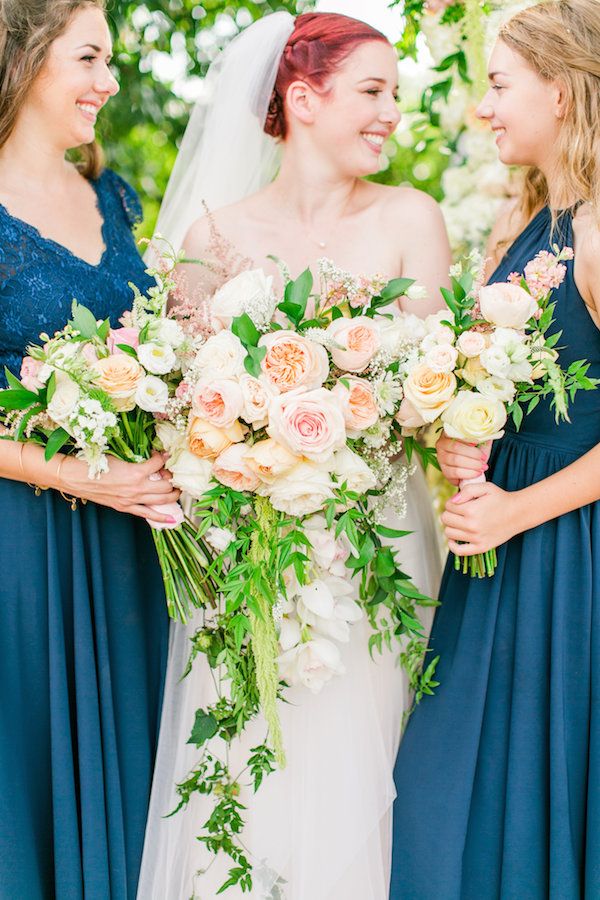  A Classic Farm Wedding with a Sweet Brunch Reception