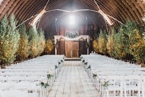  Elegant Barn Wedding at a Private Estate in Illinois