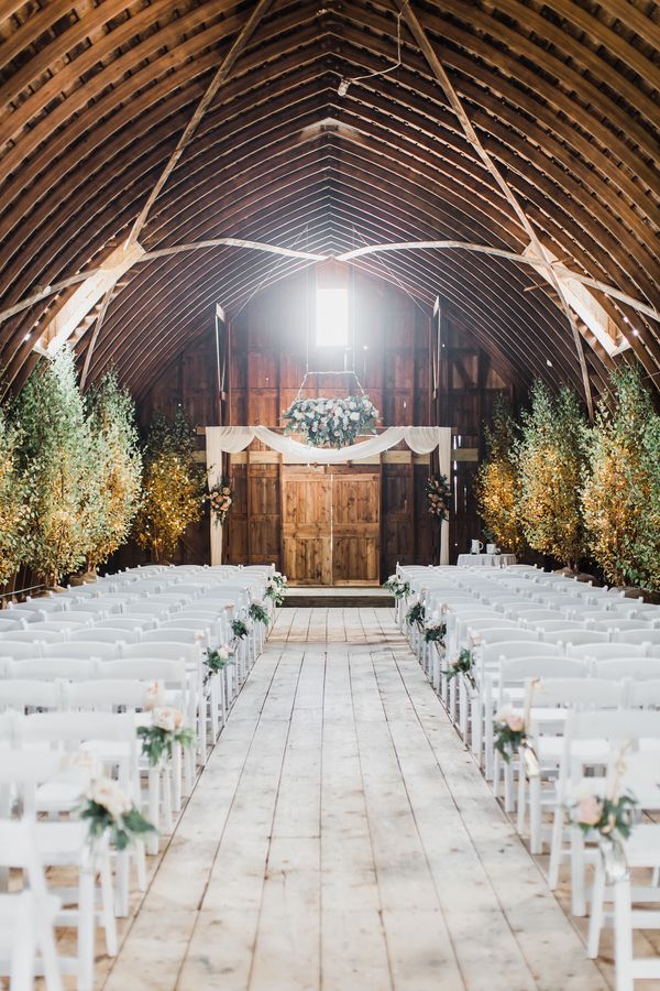  Elegant Barn Wedding at a Private Estate in Illinois