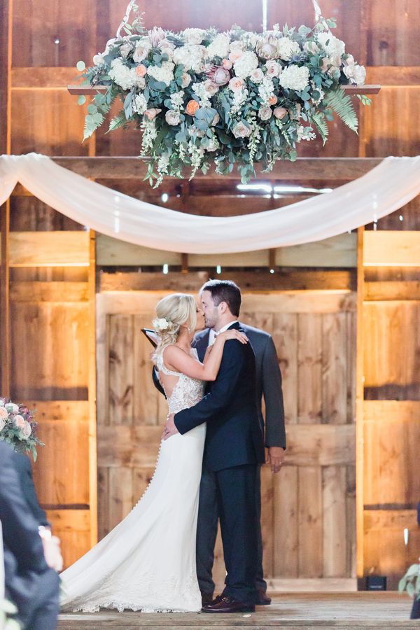  Elegant Barn Wedding at a Private Estate in Illinois