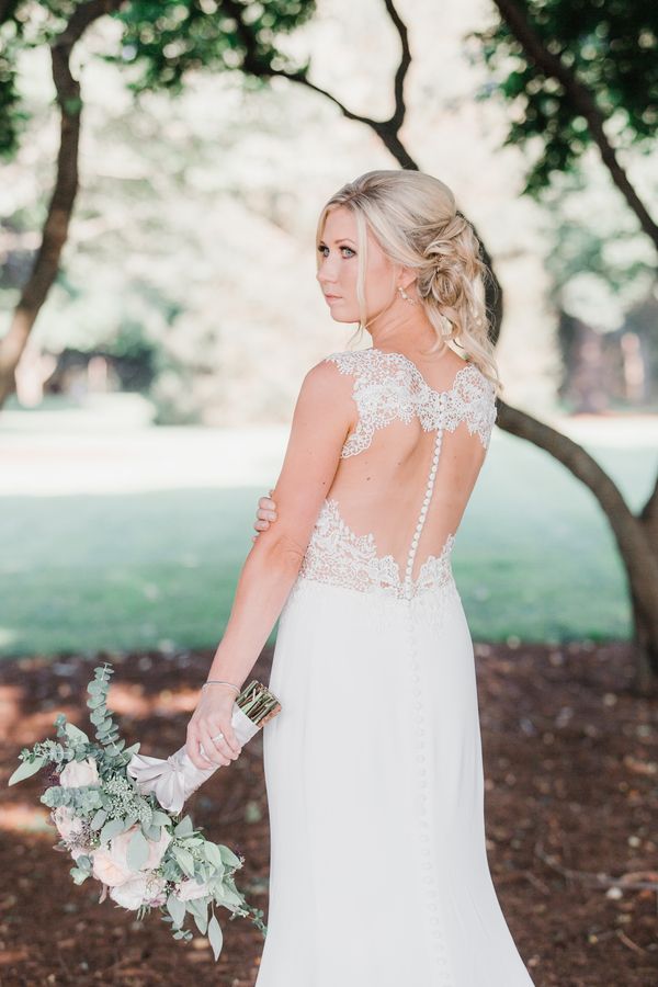  Elegant Barn Wedding at a Private Estate in Illinois