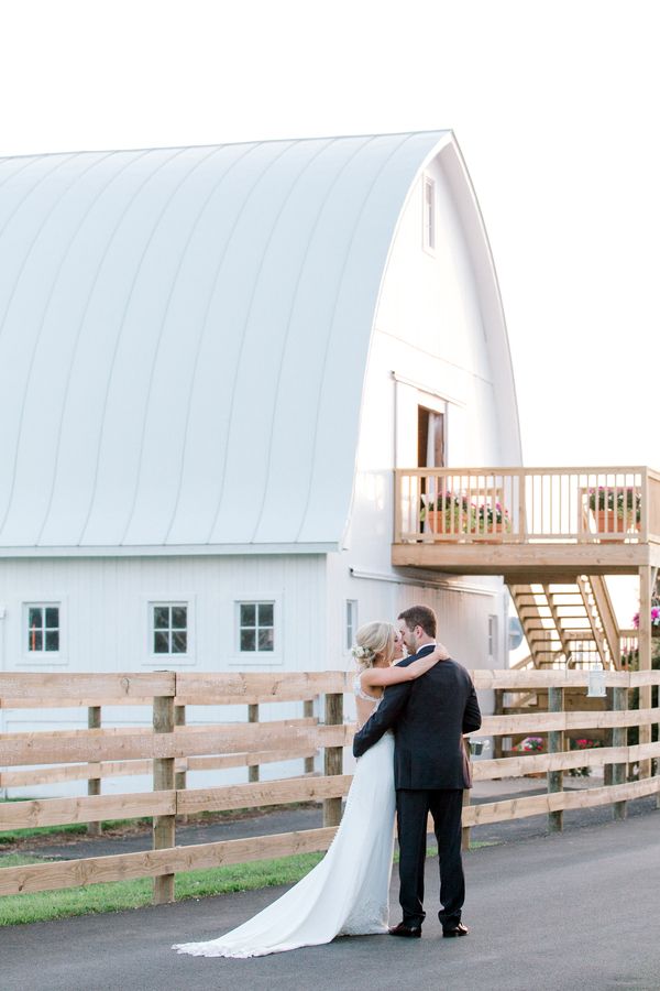  Elegant Barn Wedding at a Private Estate in Illinois