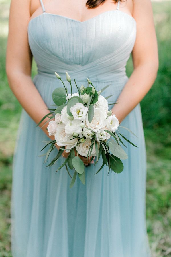  A Modern Farmhouse Style Wedding at a Charming Family Estate