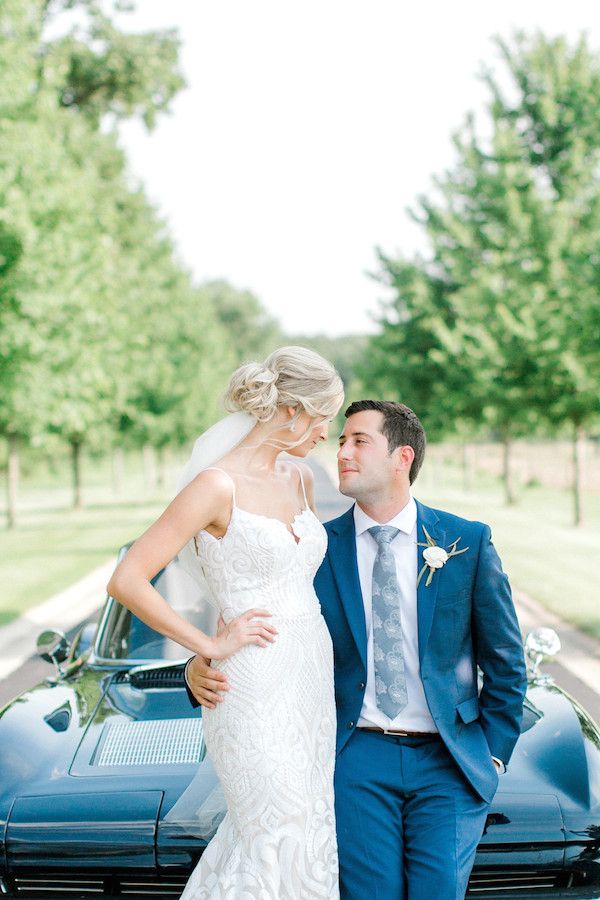  A Modern Farmhouse Style Wedding at a Charming Family Estate