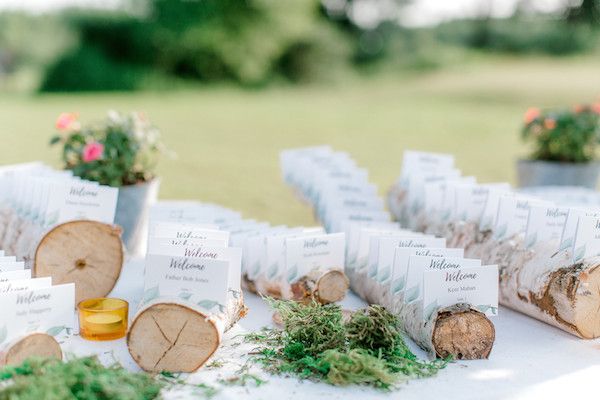  A Modern Farmhouse Style Wedding at a Charming Family Estate