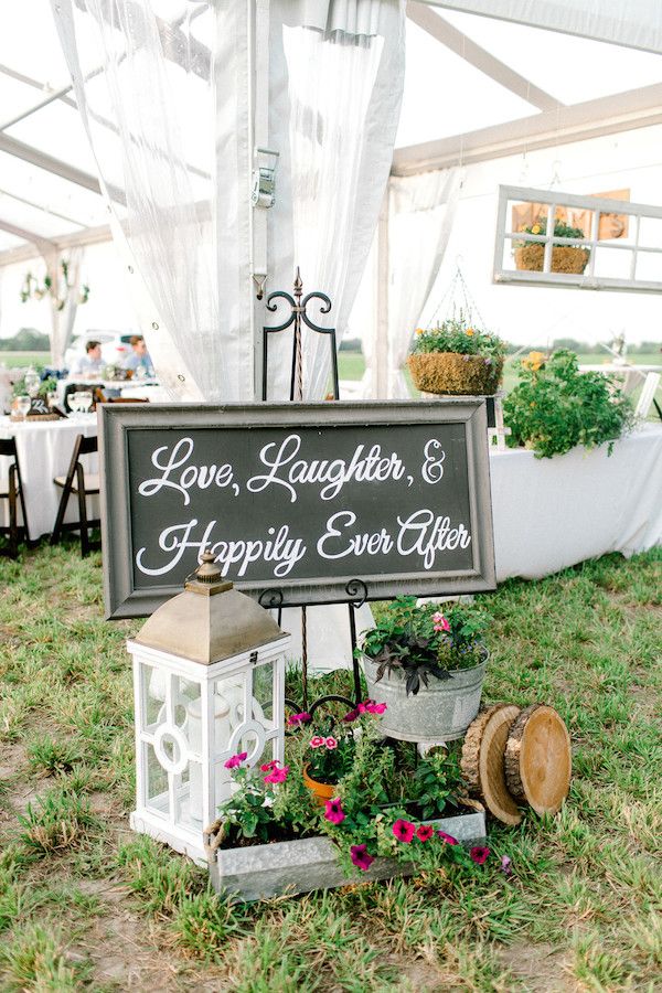  A Modern Farmhouse Style Wedding at a Charming Family Estate