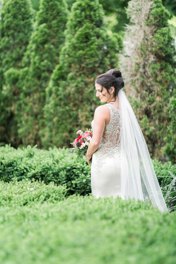  Morgan's Timeless Bridal Session with a Stand-Out Bouquet