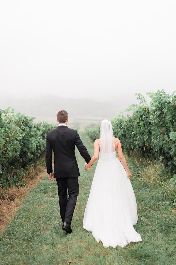  A Classic and Romantic Vineyard Wedding