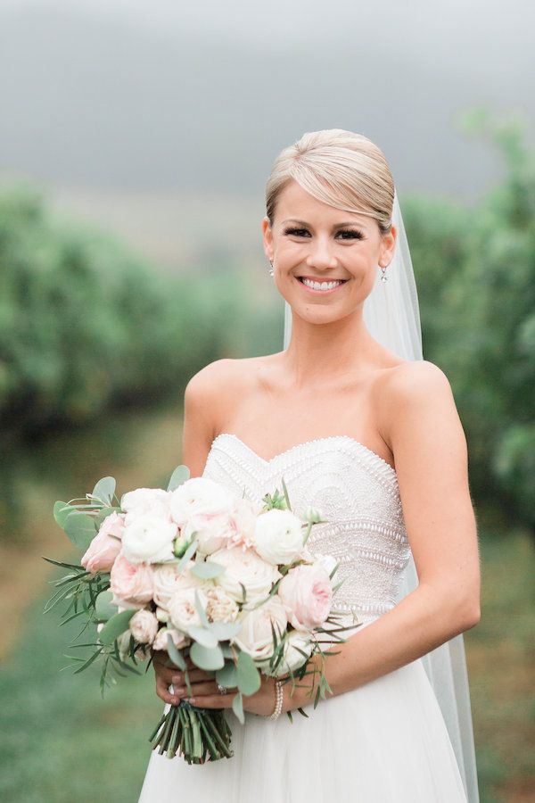  A Classic and Romantic Vineyard Wedding