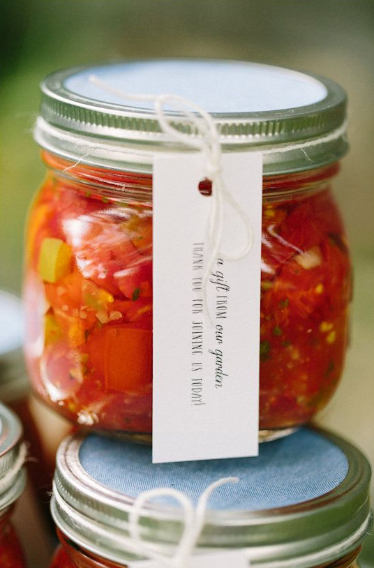 10 Wedding Favors Your Guests Won't Hate! 