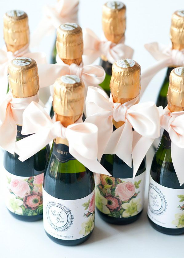 10 Wedding Favors Your Guests Won't Hate! 