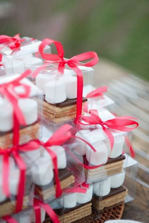 10 Wedding Favors Your Guests Won't Hate! 