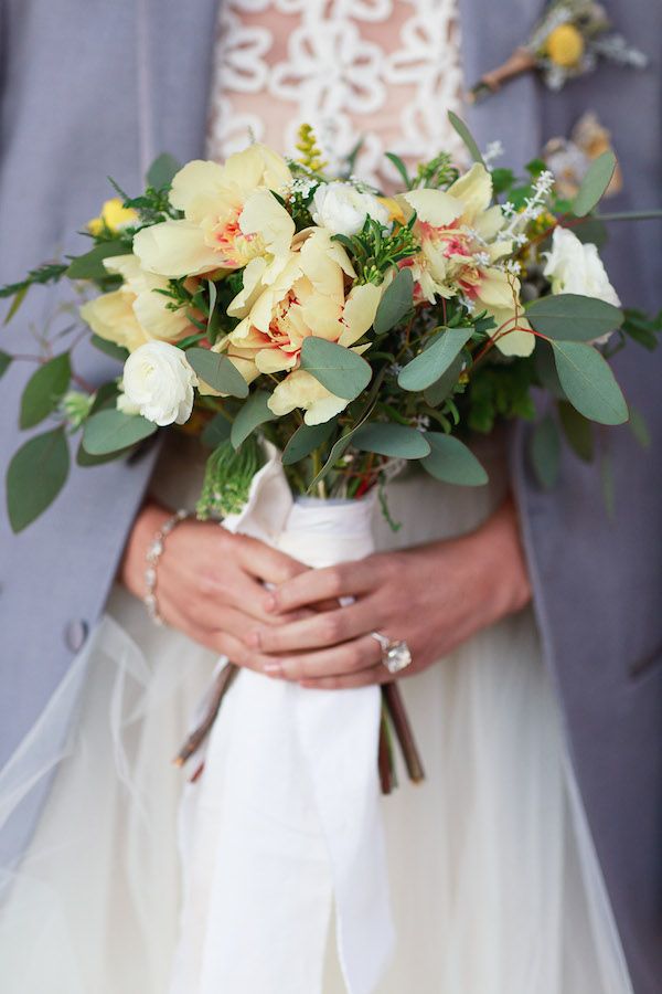  A Modern Meets Vintage Elopement in Yellow and Gray