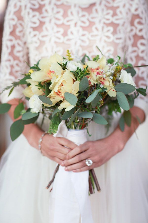  A Modern Meets Vintage Elopement in Yellow and Gray