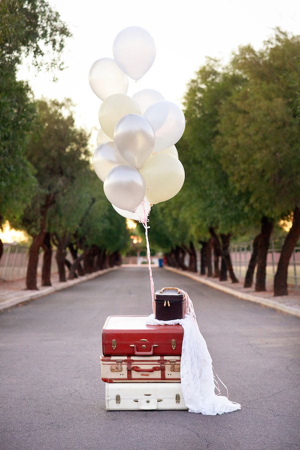  A Modern Meets Vintage Elopement in Yellow and Gray