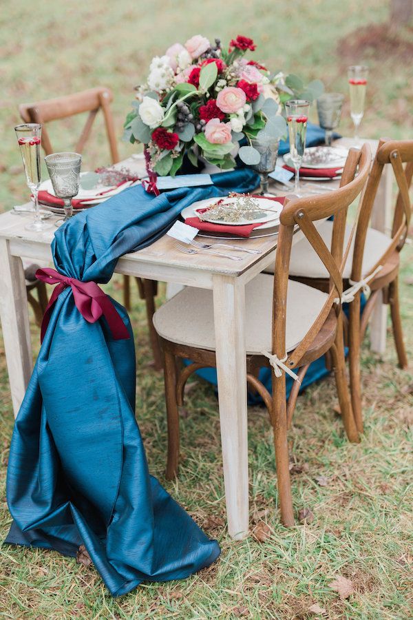  A Ruby Red Barn Winter Wedding Shoot