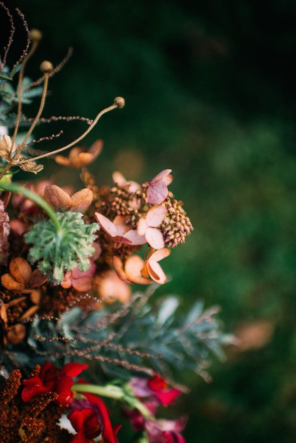  Creative Christmas Wedding Inspo + Rad Details Galore