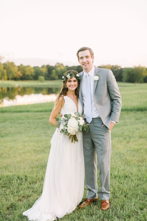  A Romantic Farmhouse Wedding with a Must-See Venue