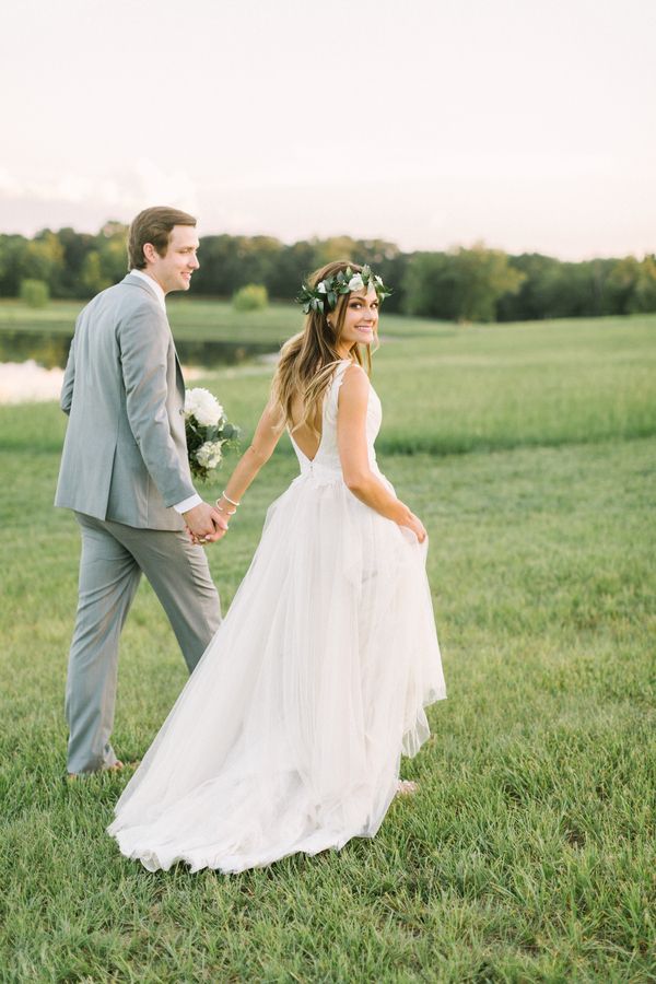  A Romantic Farmhouse Wedding with a Must-See Venue